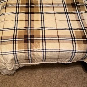 2 clean cozy Fuzzy clean blanket bundle